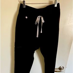 Women’s Zamora Jogger Scrubs in regular S size.